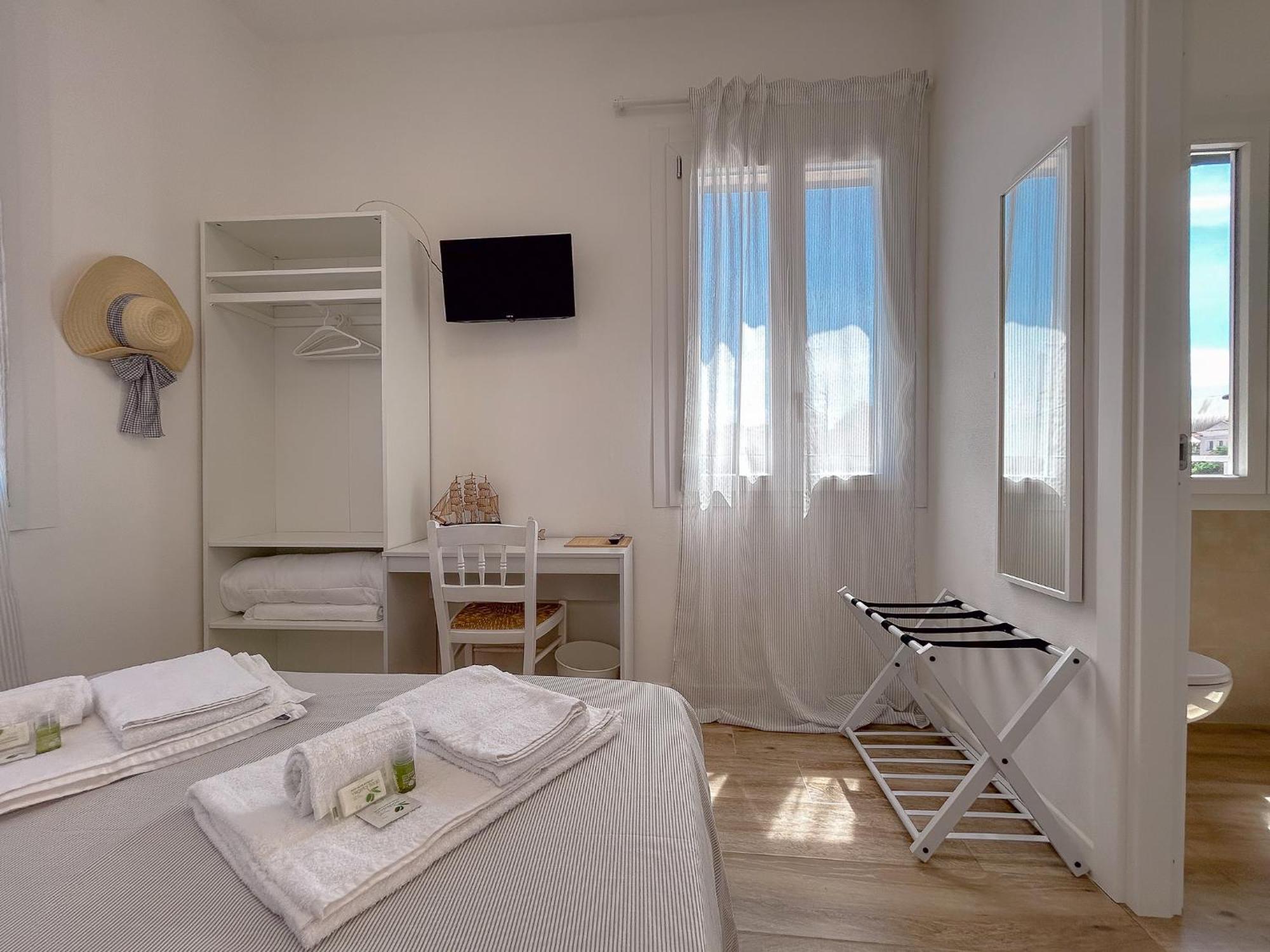 La Marina - Rooms In Stintino Dış mekan fotoğraf