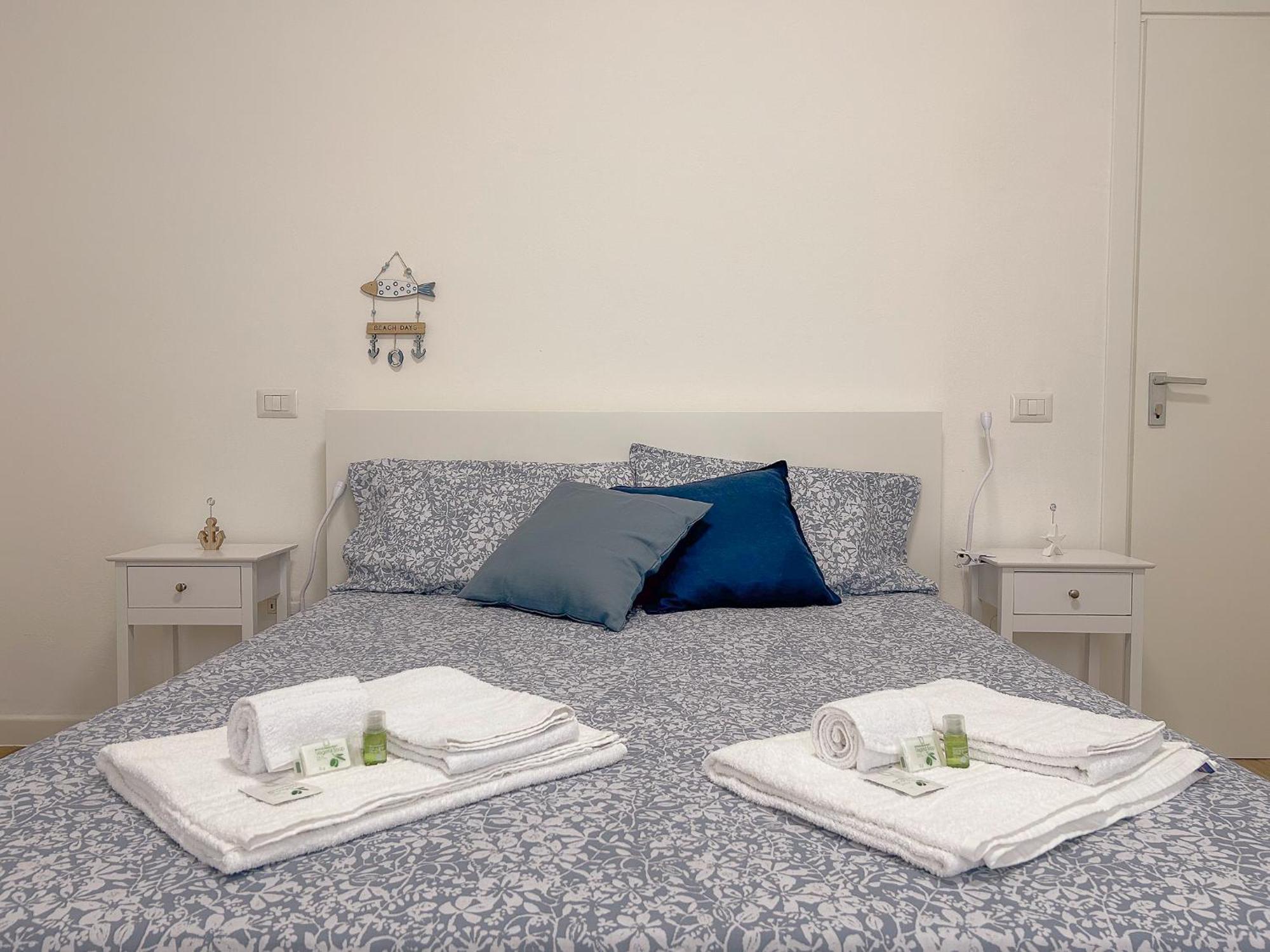 La Marina - Rooms In Stintino Dış mekan fotoğraf