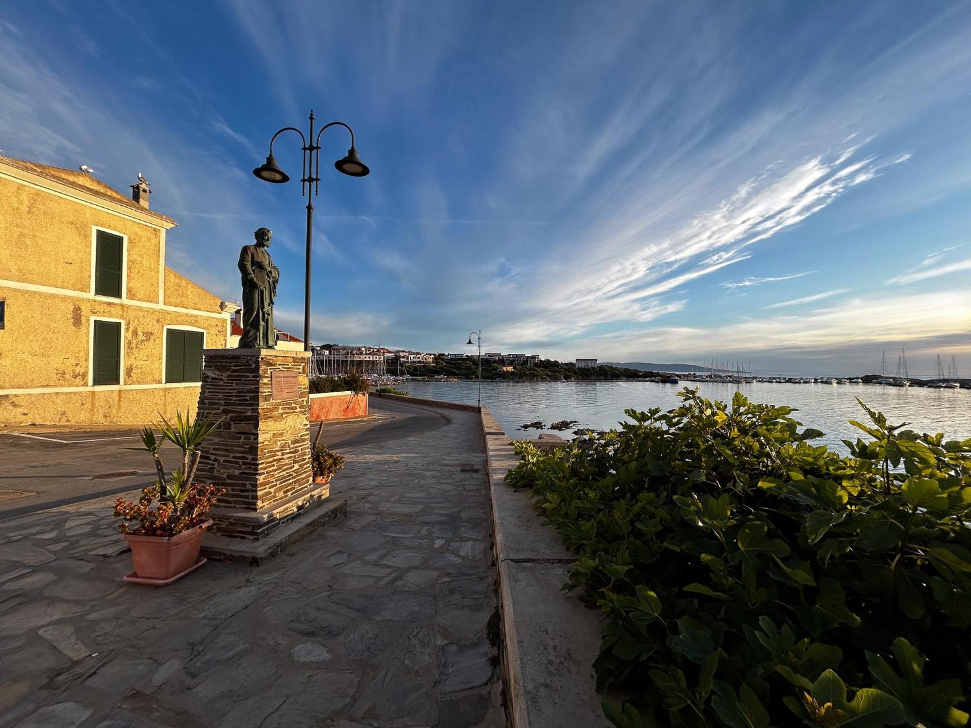 La Marina - Rooms In Stintino Dış mekan fotoğraf