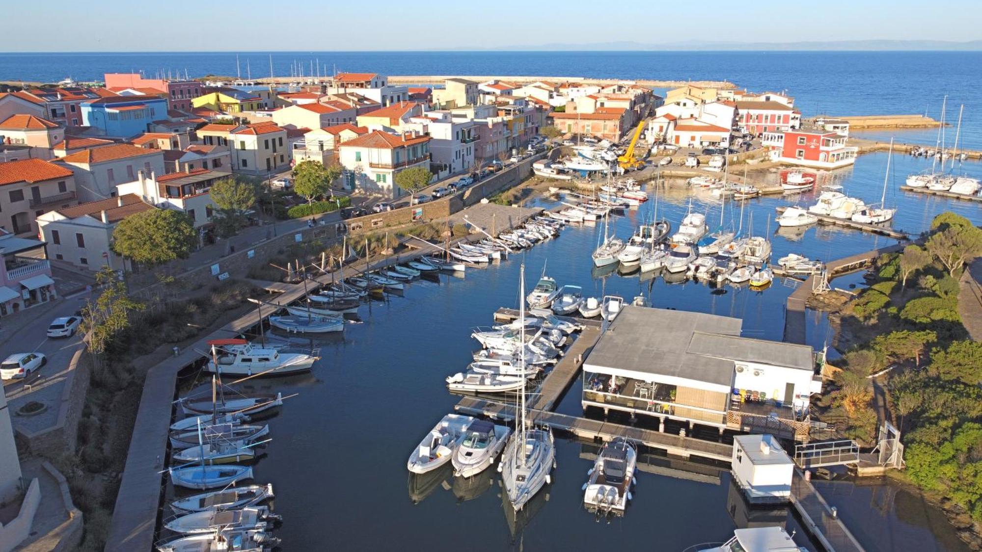 La Marina - Rooms In Stintino Dış mekan fotoğraf